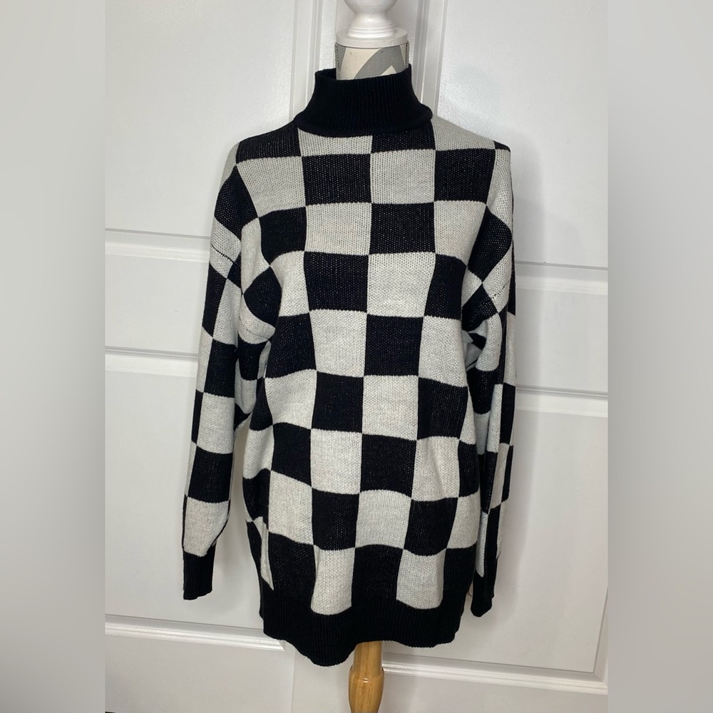 Divided H&M Small Checker Sweater
